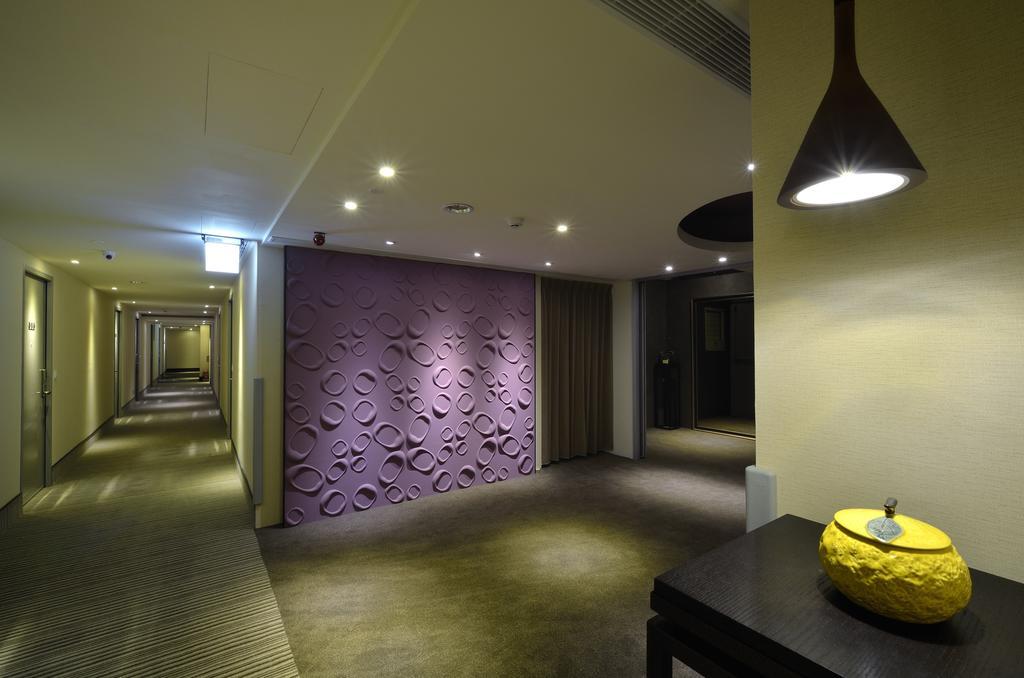 Stay Hotel - Taichung Yizhong Exteriör bild