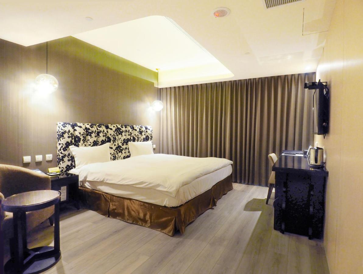 Stay Hotel - Taichung Yizhong Exteriör bild