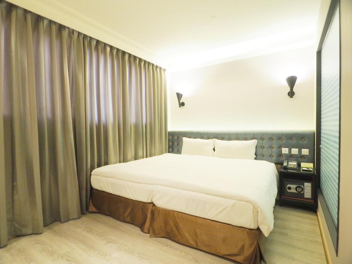 Stay Hotel - Taichung Yizhong Exteriör bild