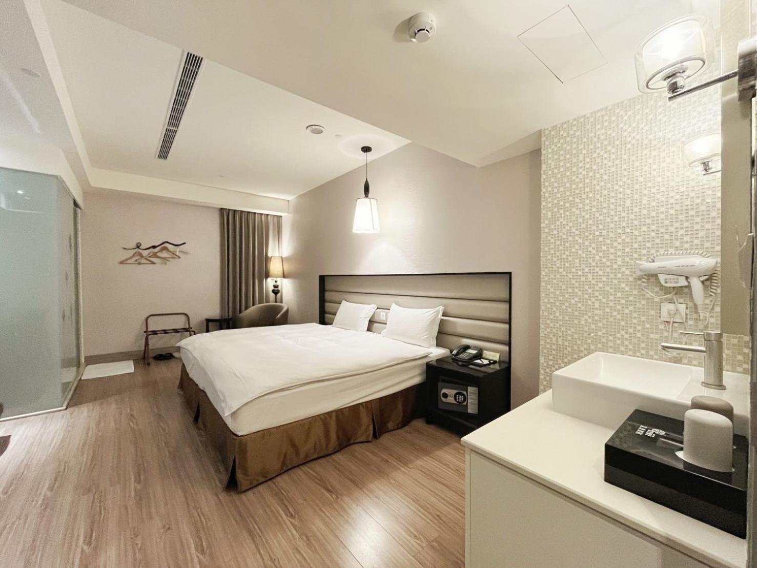 Stay Hotel - Taichung Yizhong Exteriör bild