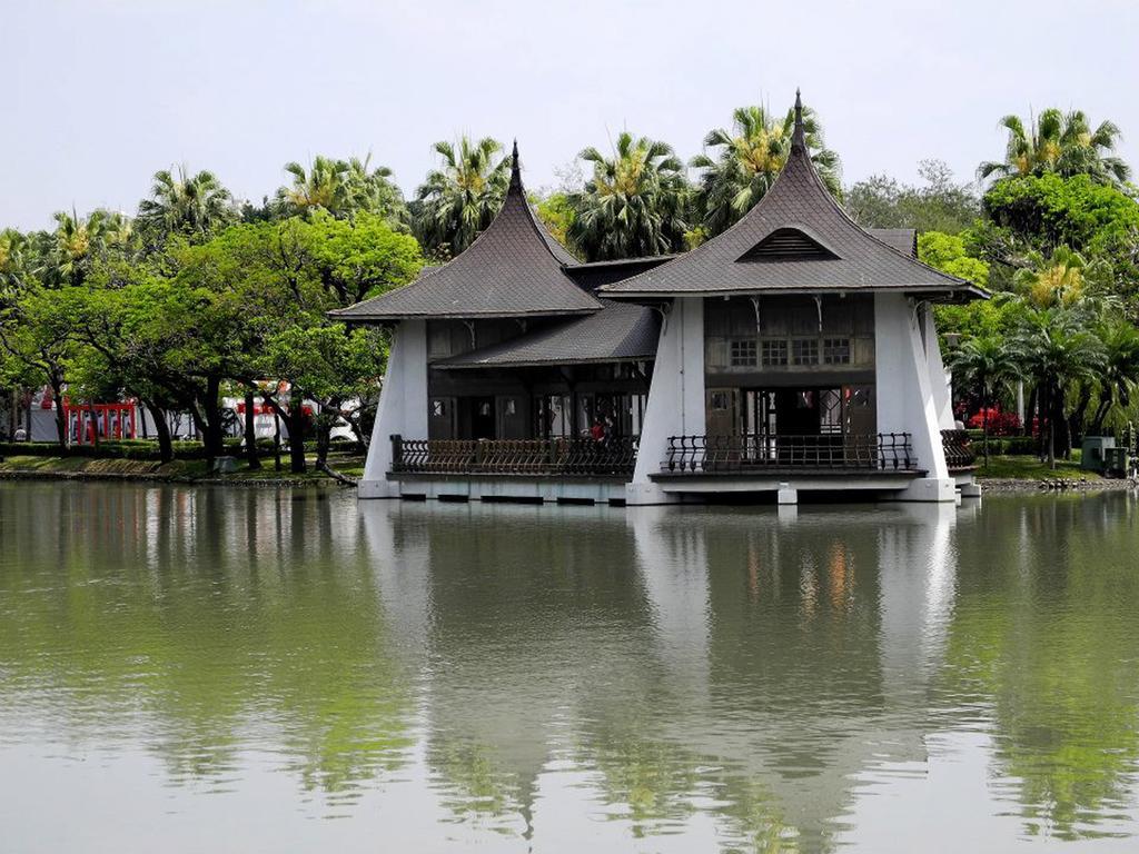 Stay Hotel - Taichung Yizhong Exteriör bild