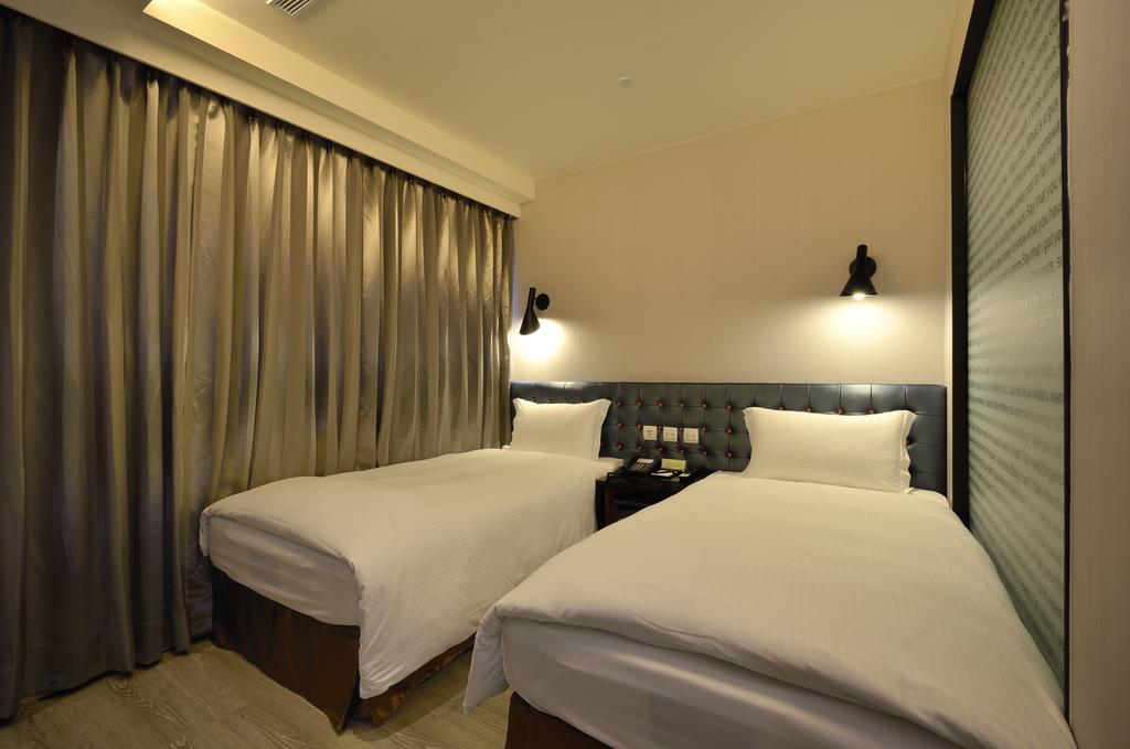 Stay Hotel - Taichung Yizhong Exteriör bild