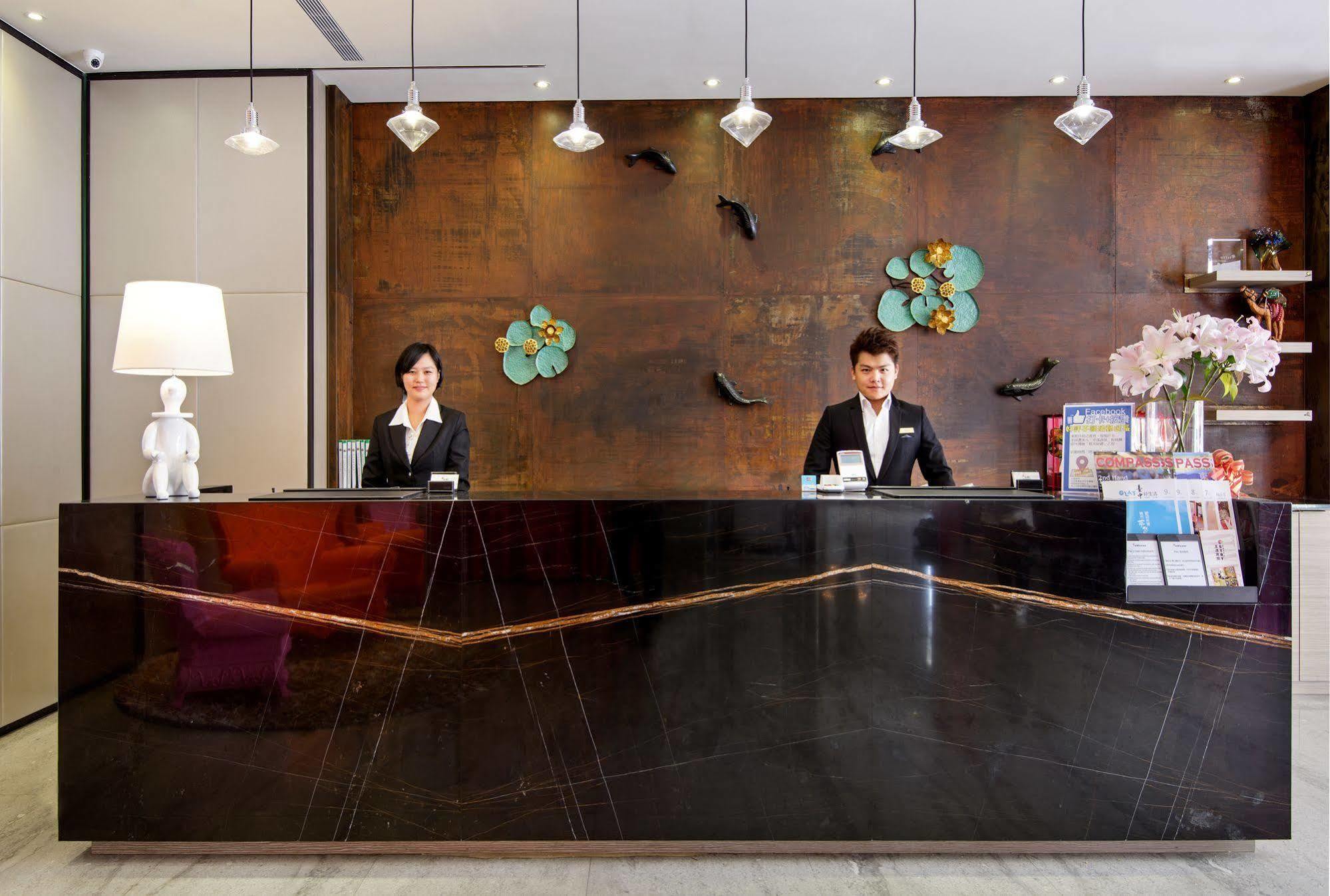 Stay Hotel - Taichung Yizhong Exteriör bild