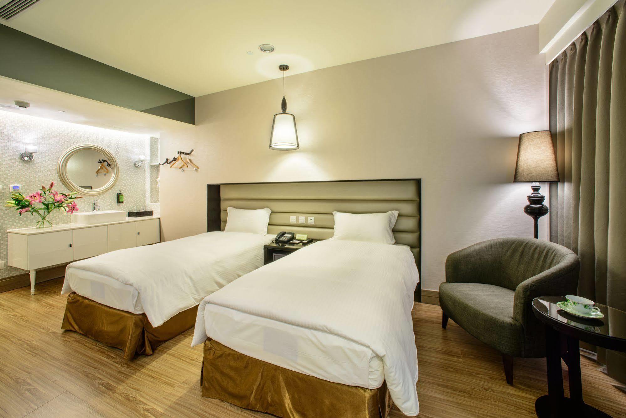 Stay Hotel - Taichung Yizhong Exteriör bild