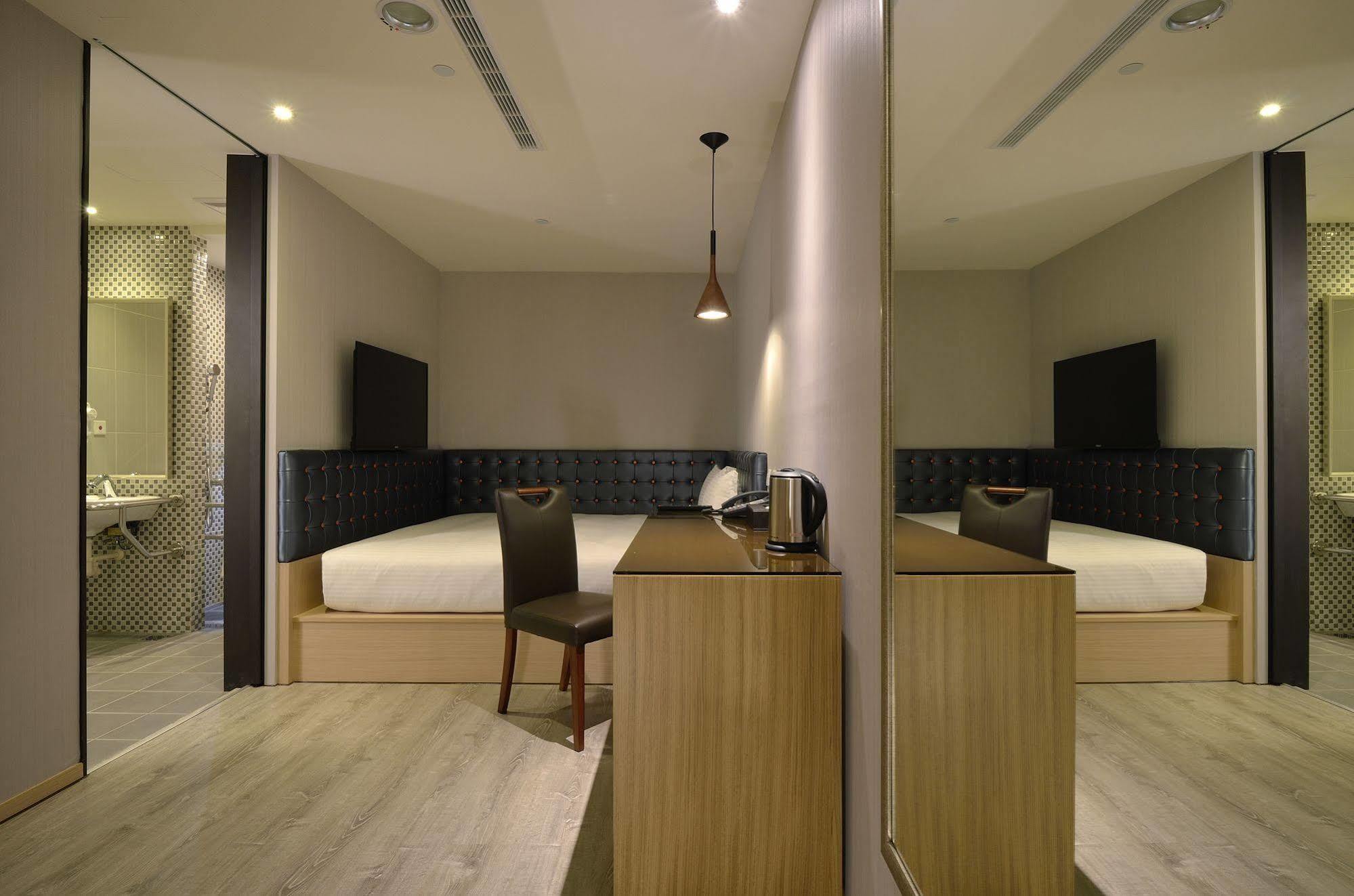 Stay Hotel - Taichung Yizhong Exteriör bild