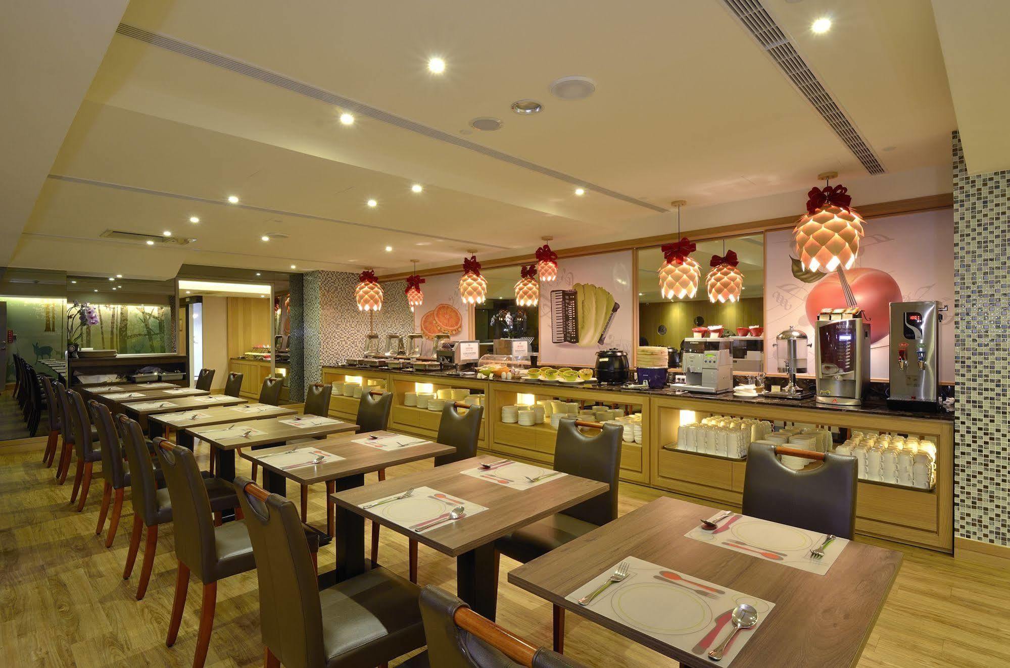 Stay Hotel - Taichung Yizhong Exteriör bild