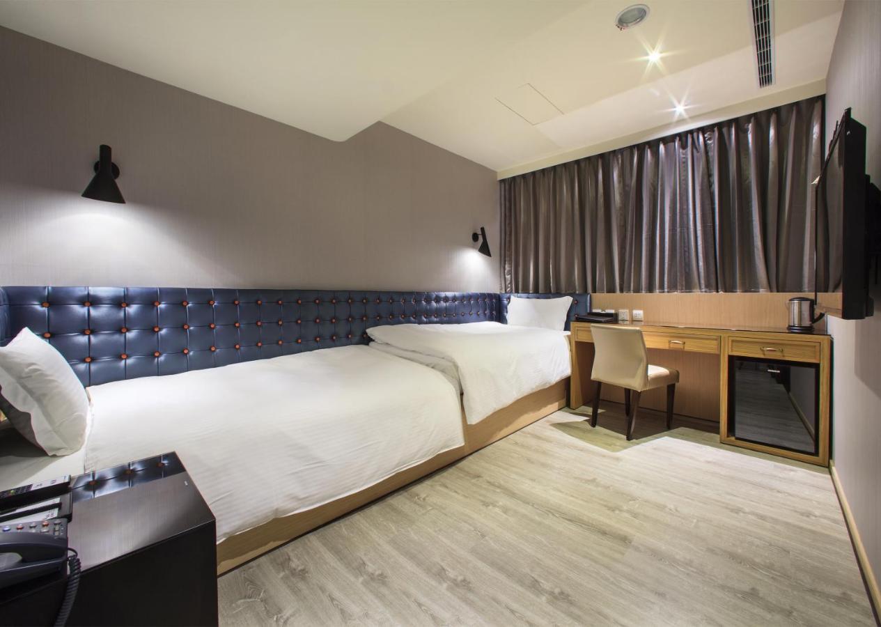 Stay Hotel - Taichung Yizhong Exteriör bild